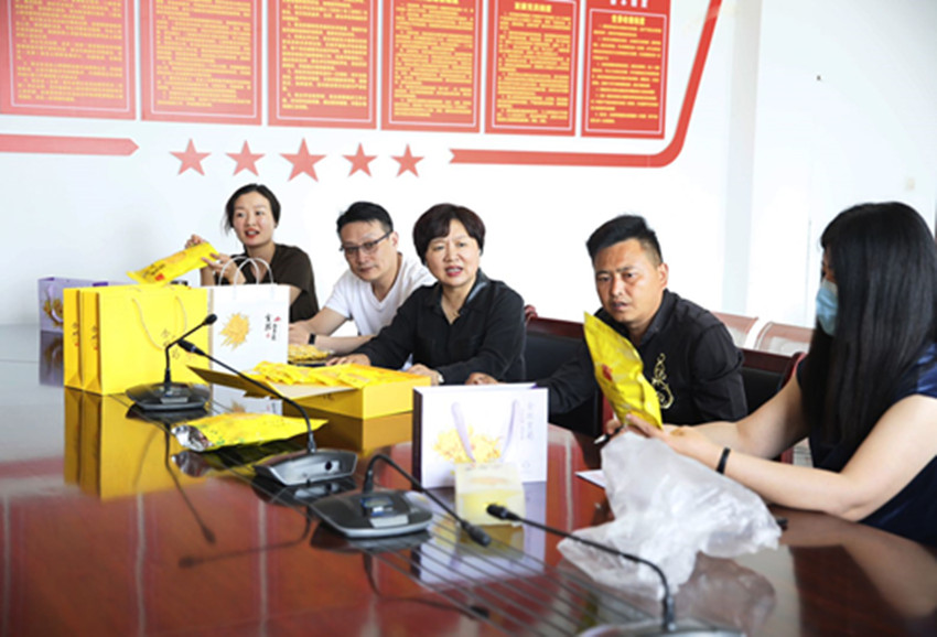 de49480526bcaec7f424450bd3bcc86_副本.jpg